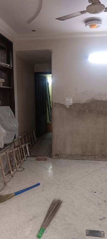 Room in 4 BHK Builder Floor at Alaknanda – for Rent