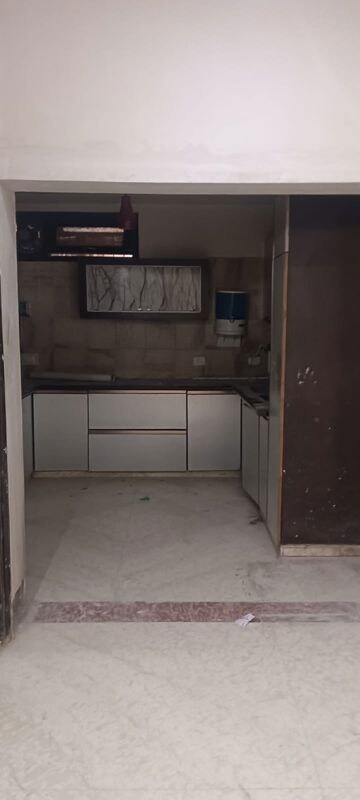 Master Bedroom in 4 BHK Builder Floor at Alaknanda – for Rent