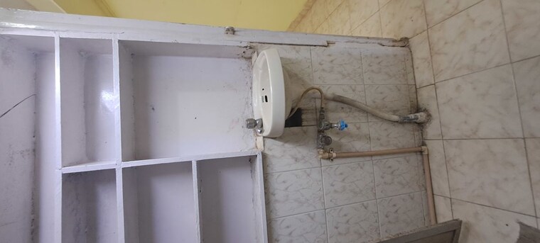 Bathroom, sahakar-shree-apartment 1 Bedroom 340 Sq.Ft. Apartment In Malad West Mumbai 10002000