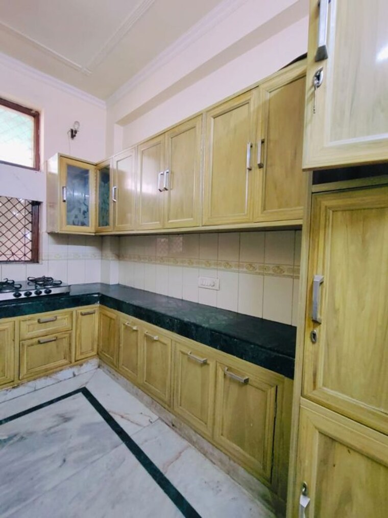 Kitchen, rwa-residential-society-sector-46 3 Bedroom 1500 Sq.Ft. Builder Floor In Sector 46 Gurgaon 10002009