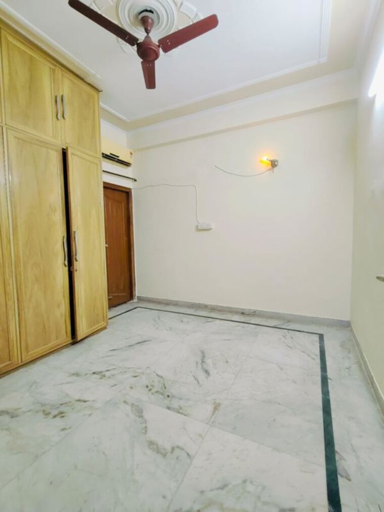 Room, rwa-residential-society-sector-46 3 Bedroom 1500 Sq.Ft. Builder Floor In Sector 46 Gurgaon 10002009