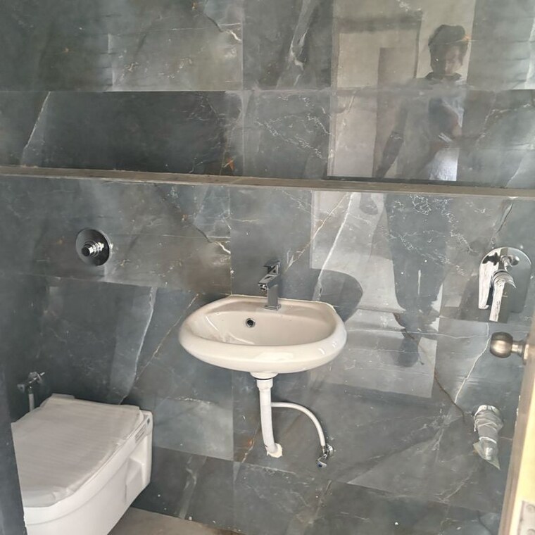 Bathroom, haware-intelligentia-axis 2 Bedroom 485 Sq.Ft. Apartment In Trimurty Nagar Mumbai 10002035