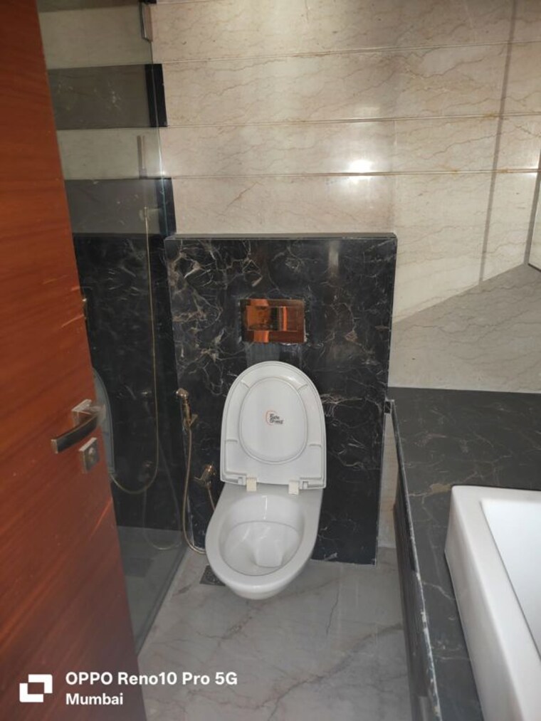 Bathroom, khar west 4 Bedroom 2600 Sq.Ft. Apartment In Khar West Mumbai 10002033