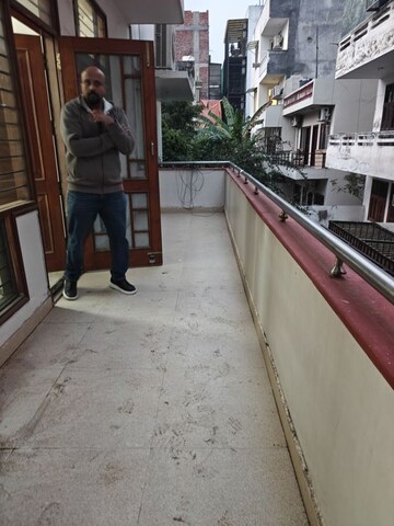 2.5 BHK Apartment For Rent in Ansal Sushant Lok I, Sector 43