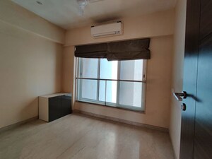 Room in 3 BHK Apartment at Bandra West – for Sale