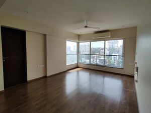 Room in 3 BHK Apartment at Bandra West – for Sale