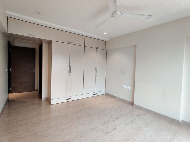 Room, bandra west 3 Bedroom 1200 Sq.Ft. Apartment In Bandra West Mumbai 10002049