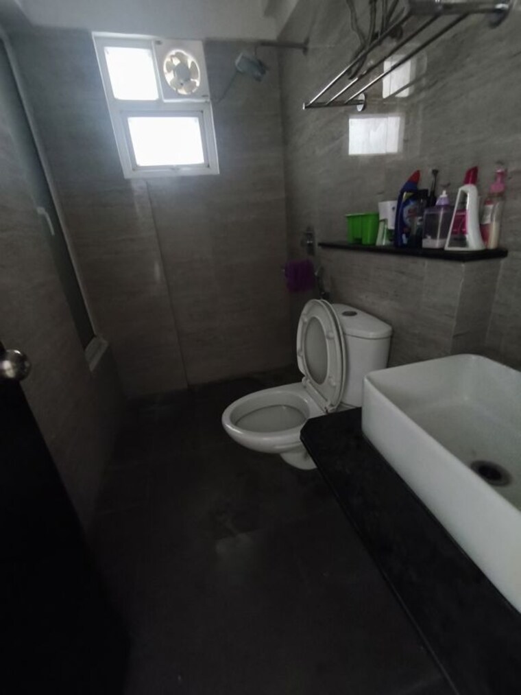 Bathroom, la-parisian 3 Bedroom 1402 Sq.Ft. Apartment In Mohali Sector 66 Chandigarh 10002053