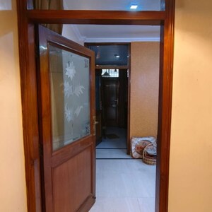 Room in 2 BHK Builder Floor at Lajpat Nagar I – for Rent