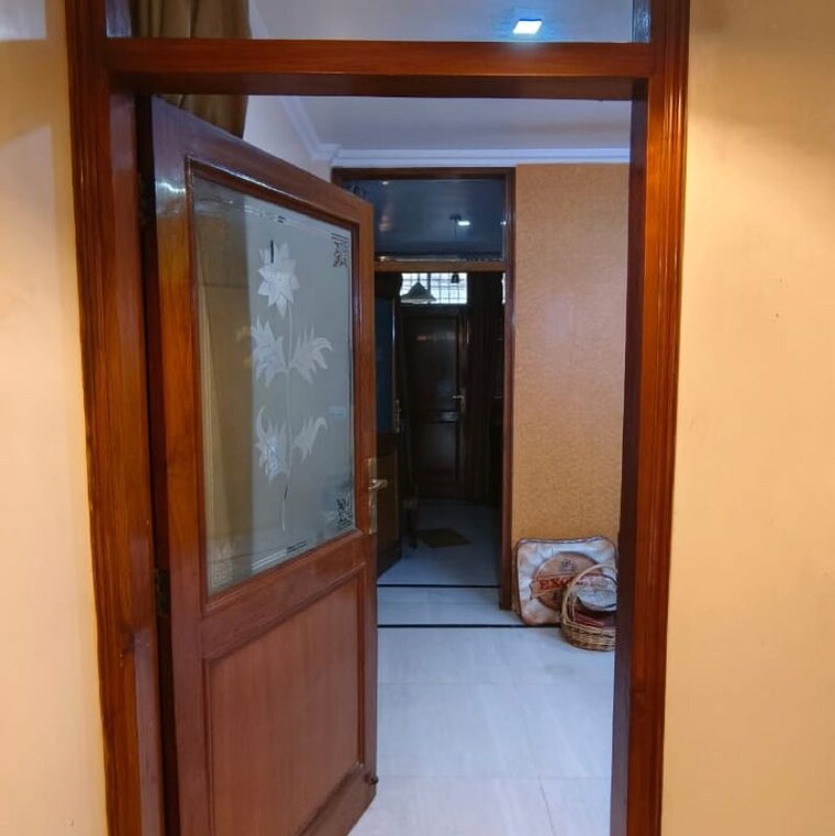 Room, lajpat nagar i 2 Bedroom 900 Sq.Ft. Builder Floor In Lajpat Nagar I Delhi 10002054