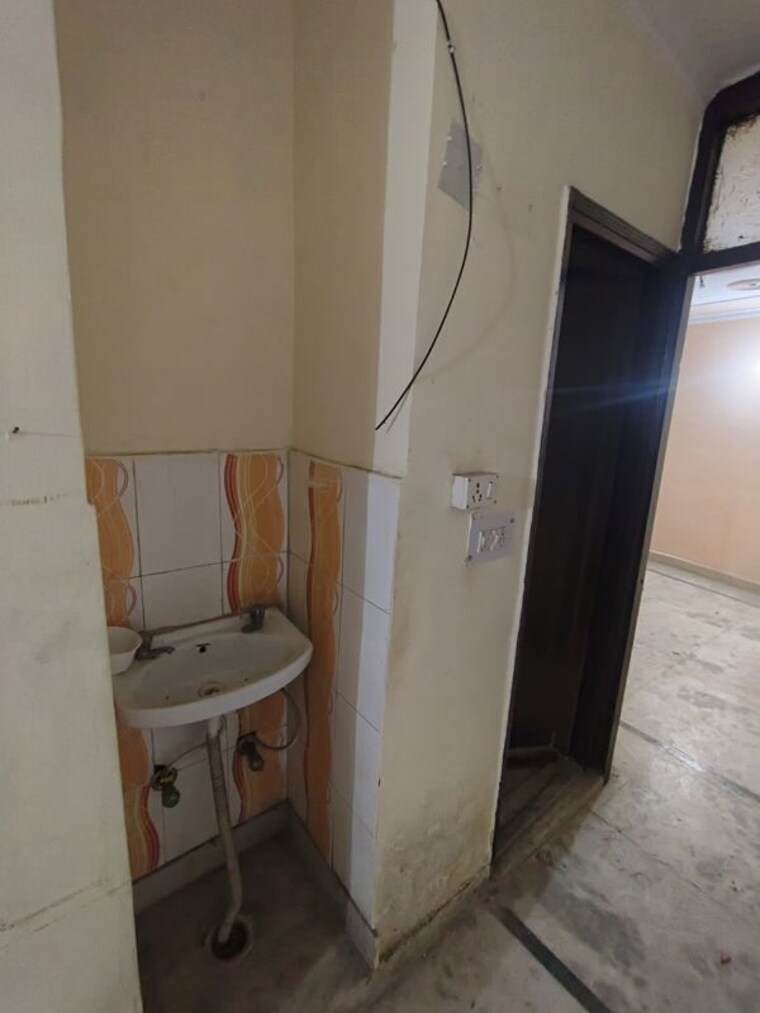 Kitchen, uttam nagar 1.5 Bedroom 50 Sq.Yd. Builder Floor In Uttam Nagar Delhi 10002056