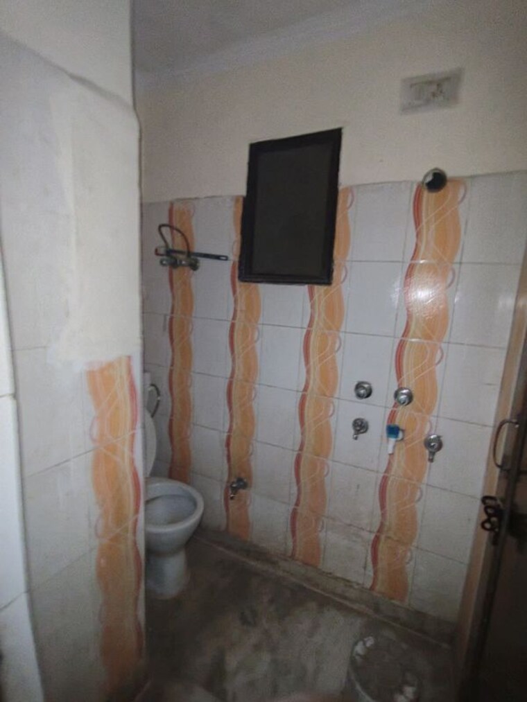 undefined, uttam nagar 1.5 Bedroom 50 Sq.Yd. Builder Floor In Uttam Nagar Delhi 10002056