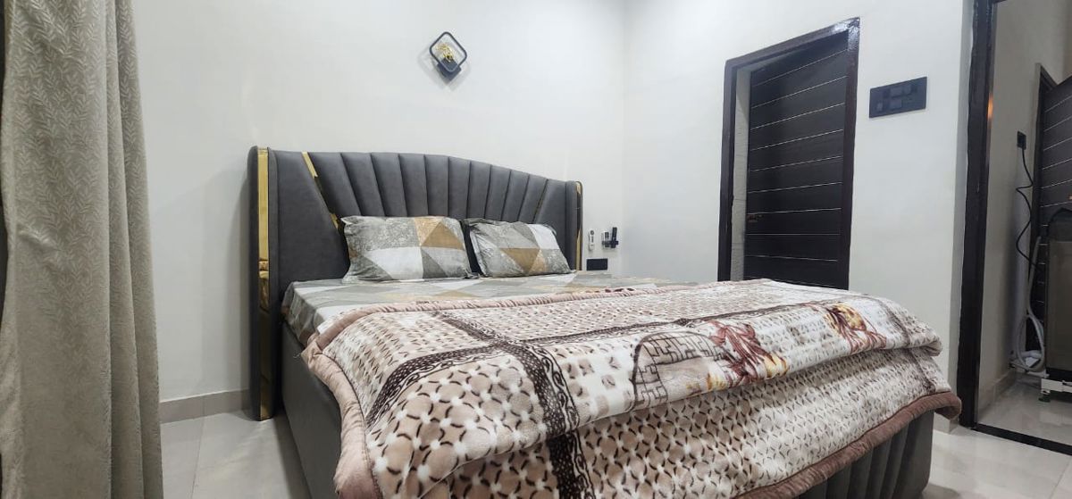 4 BHK + Servant Room Builder Floor For Rent in Saket