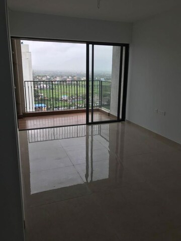 Room in 2.5 BHK Apartment at Lodha Palava City Lakeshore Greens, Dombivli East – for Rent