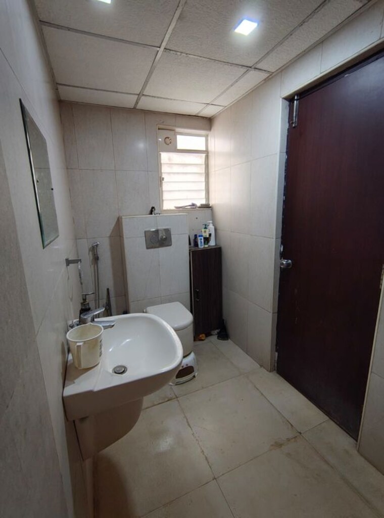 Bathroom, mithuna-white-water 3 Bedroom 1782 Sq.Ft. Apartment In Jakkuru Bangalore 10002085