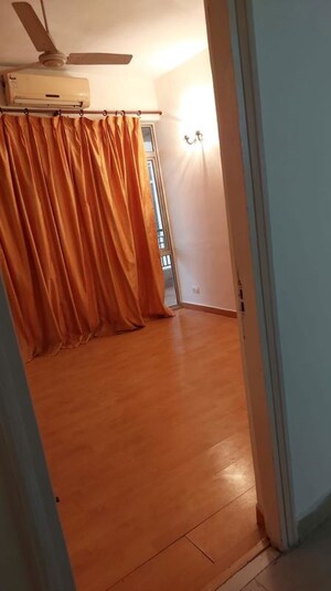 Room in 4 BHK Apartment at Orchid Petals, Sector 49 – for Sale