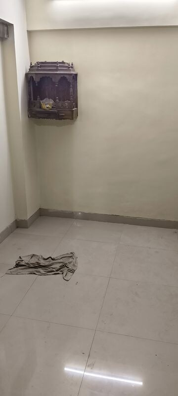 Room in 1 BHK Apartment at Vrindavan CHS Worli, Worli – for Rent