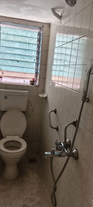 Bathroom in 1.5 BHK Apartment at Adarsh Nagar CHS Worli, Worli – for Rent