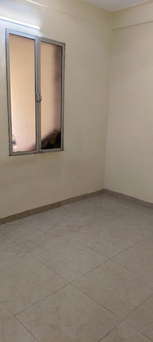Room in 1.5 BHK Apartment at Adarsh Nagar CHS Worli, Worli – for Rent