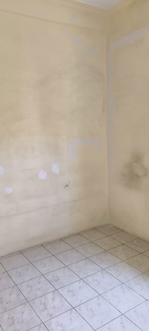 Room in 1.5 BHK Apartment at Adarsh Nagar CHS Worli, Worli – for Rent