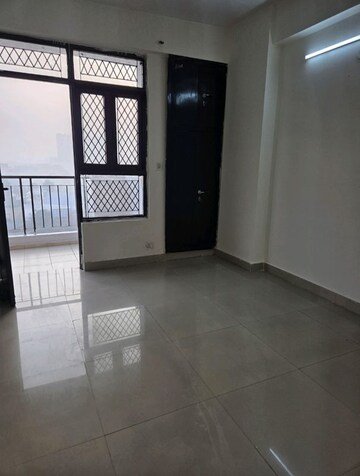 2 BHK Apartment For Rent in Mahagun Mahagunpuram, Shastri Nagar
