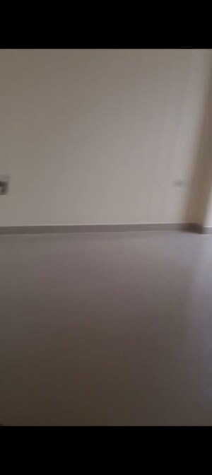 Room in 3 BHK Apartment at Hawelia Valencia Square, Sector 1 Greater Noida – for Rent