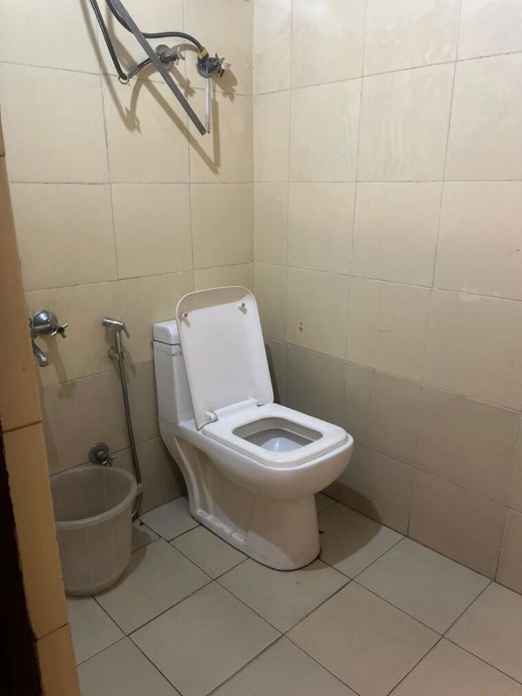 Other, lajpat nagar i Studio 300 Sq.Ft. Builder Floor In Lajpat Nagar I Delhi 10002154
