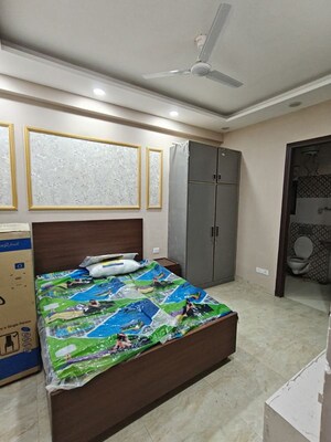 Bedroom in 1 RK Builder Floor at Dlf Phase I – for Rent