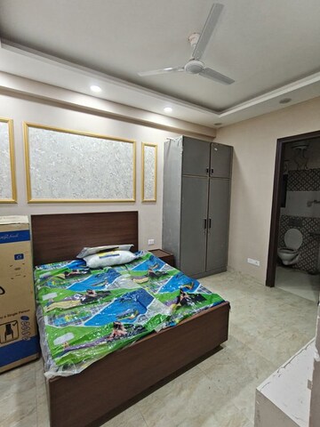 Bedroom in 1 RK Builder Floor at Dlf Phase I – for Rent