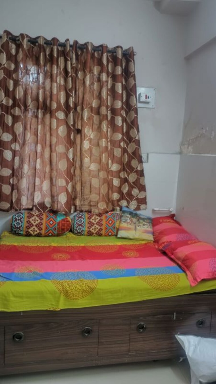 Bedroom, ghatkopar east 1 Bedroom 400 Sq.Ft. Apartment In Ghatkopar East Mumbai 10002175