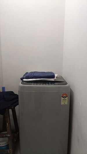 Furnished Amenities in 1 BHK Apartment at Ghatkopar East – for Rent