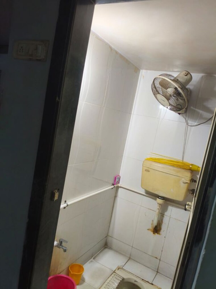 Master Bedroom, om-vishal-raj-apartment 1 Bedroom 650 Sq.Ft. Apartment In Kalyan West Thane 9856352