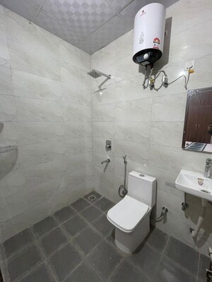 Bathroom in 1 BHK Builder Floor at Saket – for Rent