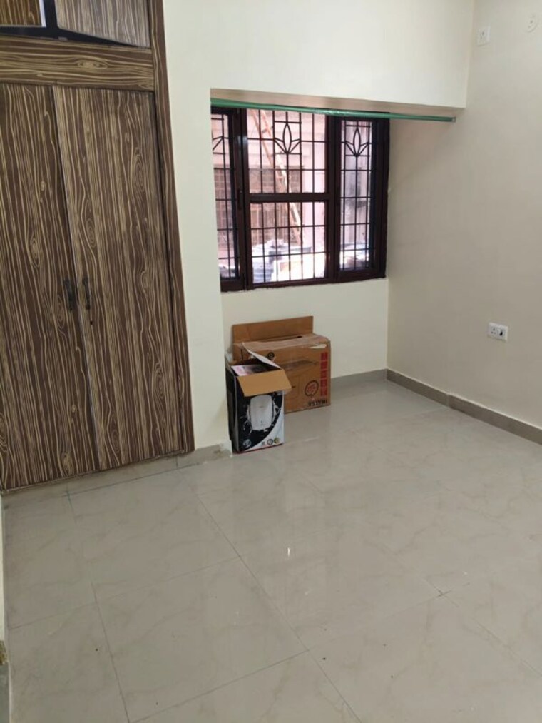 Room, vasant kunj 2 Bedroom 1100 Sq.Yd. Apartment In Vasant Kunj Delhi 10002202