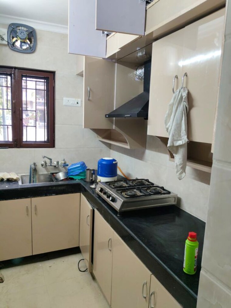 Kitchen, vasant kunj 2 Bedroom 1100 Sq.Yd. Apartment In Vasant Kunj Delhi 10002202