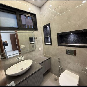 Team Area in 3 BHK Builder Floor at Kalkaji – for Rent