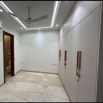 Room in 3 BHK Builder Floor at Kalkaji – for Rent