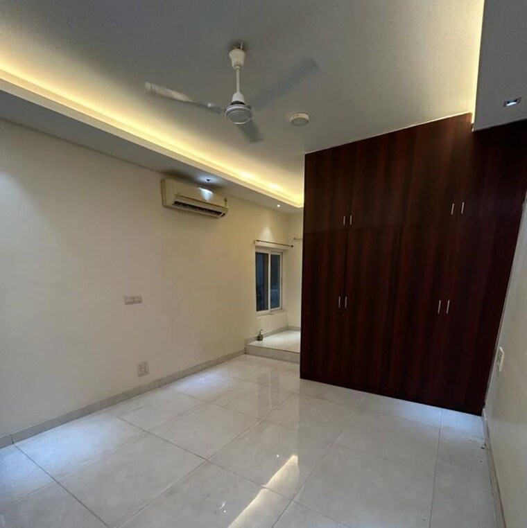 Room, kalkaji 3 Bedroom 1600 Sq.Ft. Builder Floor In Kalkaji Delhi 10002330