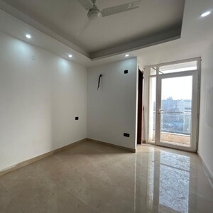 Room in 3 BHK Builder Floor at Greater Kailash ii – for Rent