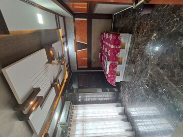 Room in 5 BHK Builder Floor at Hsr Layout – for Rent