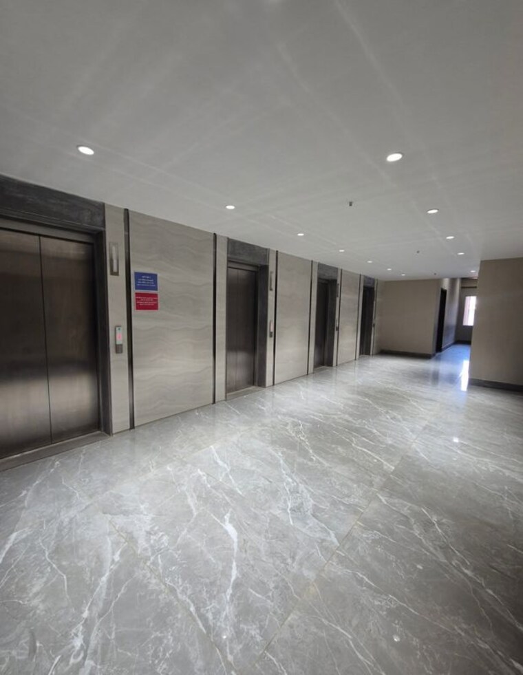 Room, bhoomi-prarambh Commercial Office Space 481 Sq.Ft. In Borivali West Mumbai 10002350