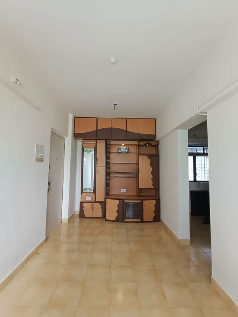 Room, kurla east 1 Bedroom 500 Sq.Ft. Apartment In Kurla East Mumbai 10002385