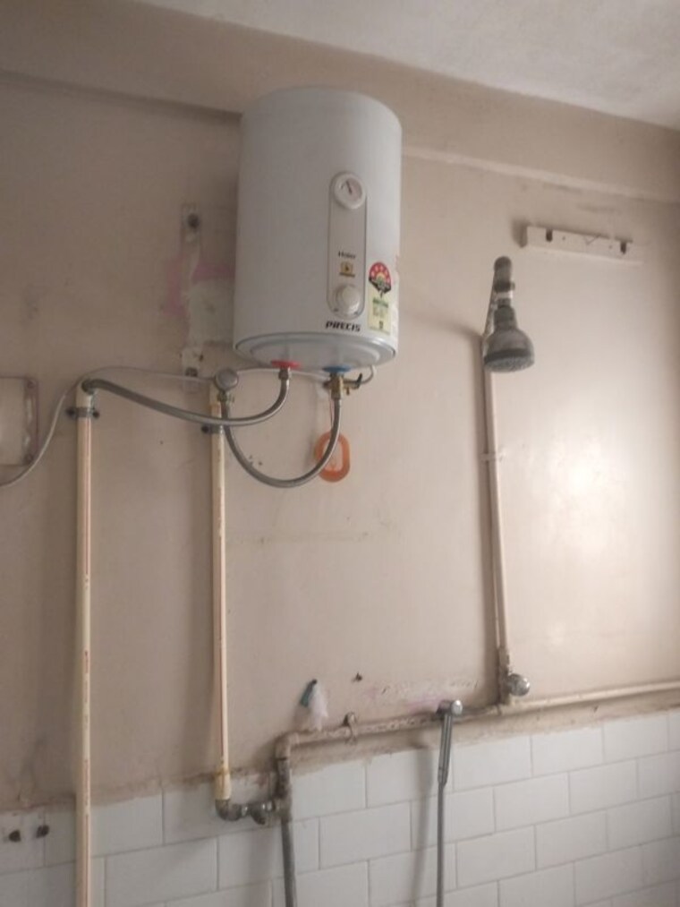 Bathroom, bramha-aangan 1 Bedroom 600 Sq.Ft. Apartment In Salunkhe Vihar Society Pune 10002397