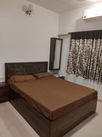 Bedroom in 1 BHK Apartment at Hiranandani Regent Hill, Powai – for Rent