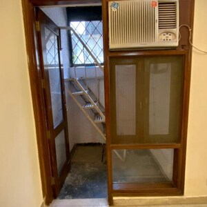 Room in 2 BHK Builder Floor at Malviya Nagar – for Rent