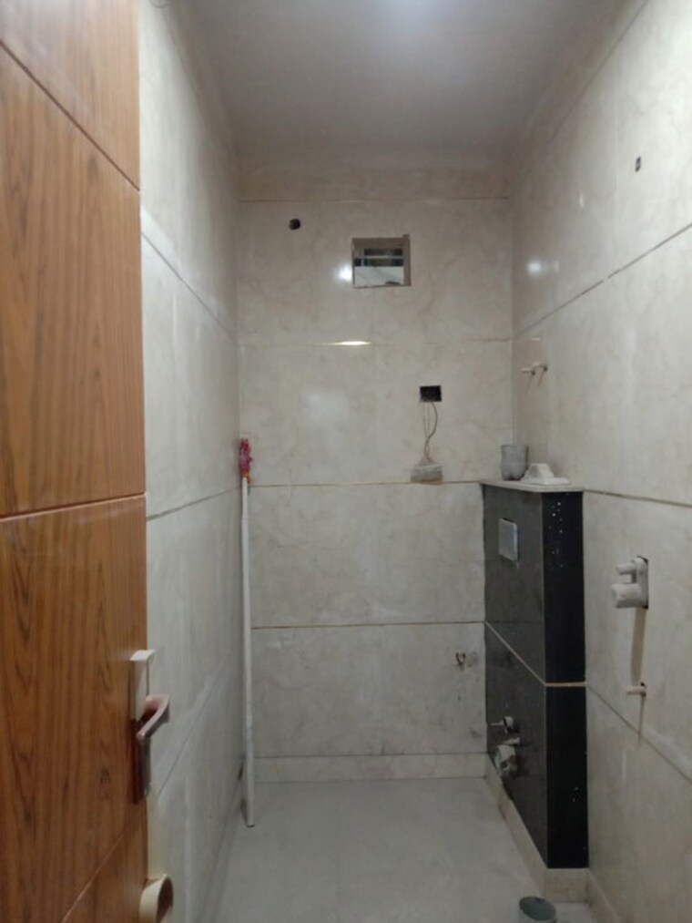 Bathroom, dwarka mor 3 Bedroom 720 Sq.Ft. Builder Floor In Dwarka Mor Delhi 10002451