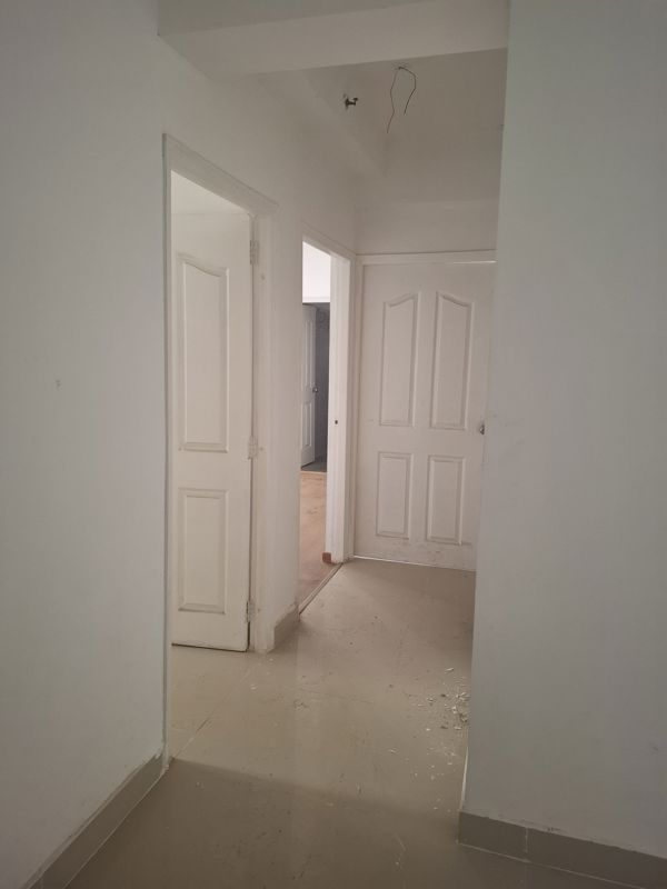 2.5 BHK + Servant Room Apartment For Rent in RG Luxury Homes