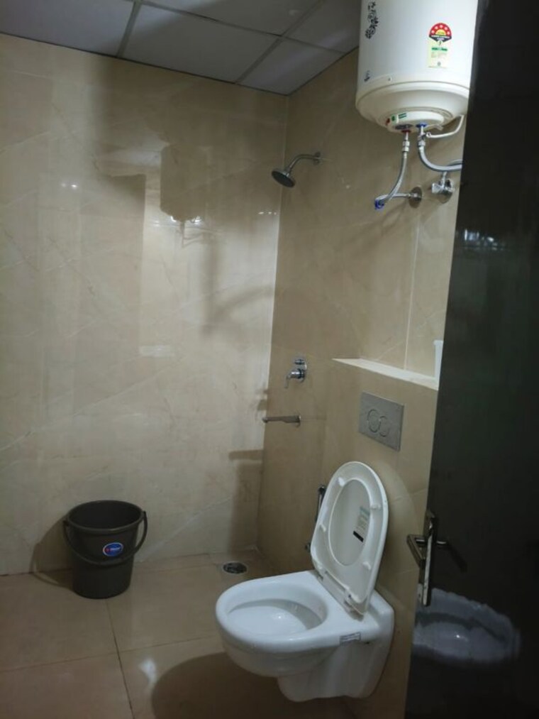 Bathroom, pir machalla 3 Bedroom 1100 Sq.Ft. Builder Floor In Pir Machalla Zirakpur 10002471