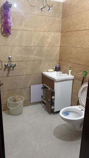 Attached Bathroom in 2 BHK Builder Floor at Pir Machalla – for Rent