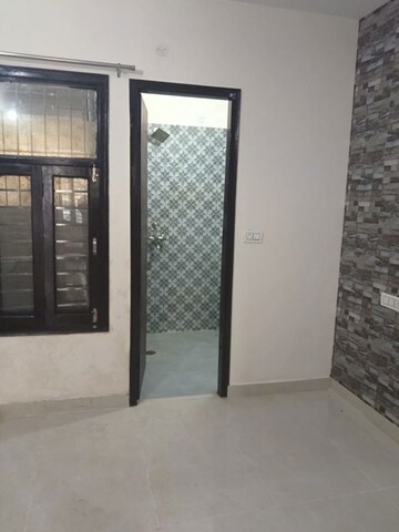 Room in 3 BHK Builder Floor at Dhakoli – for Rent